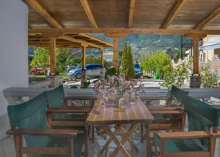 Orange بيت ضيافة فاسيليكي